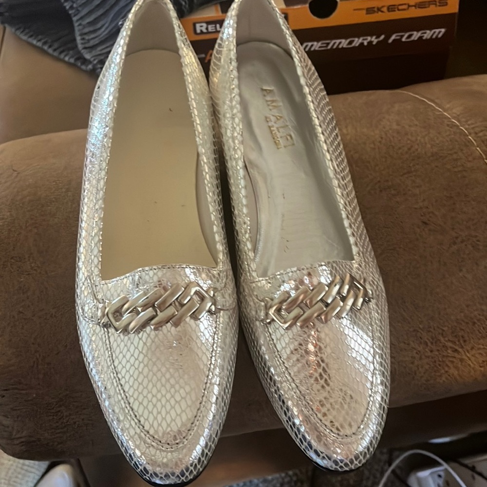 Almalfi size 9 flats